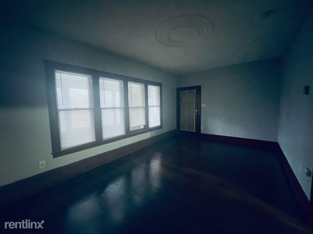 Building Photo - 2 br, 1 bath Duplex - 5204 Beaconsfield St...