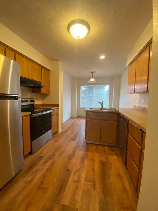 Building Photo - 3937 NE 149th Ave