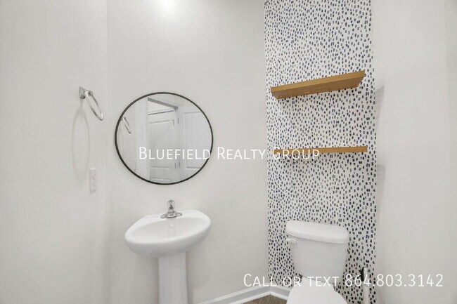 Building Photo - 1329 Wunder Way