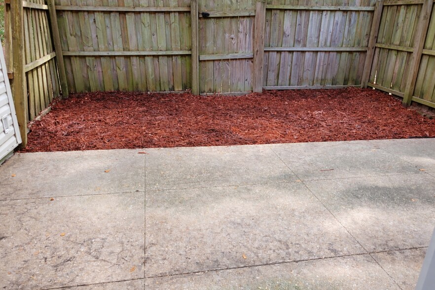 Building Photo - 583 Winding Creek Rd