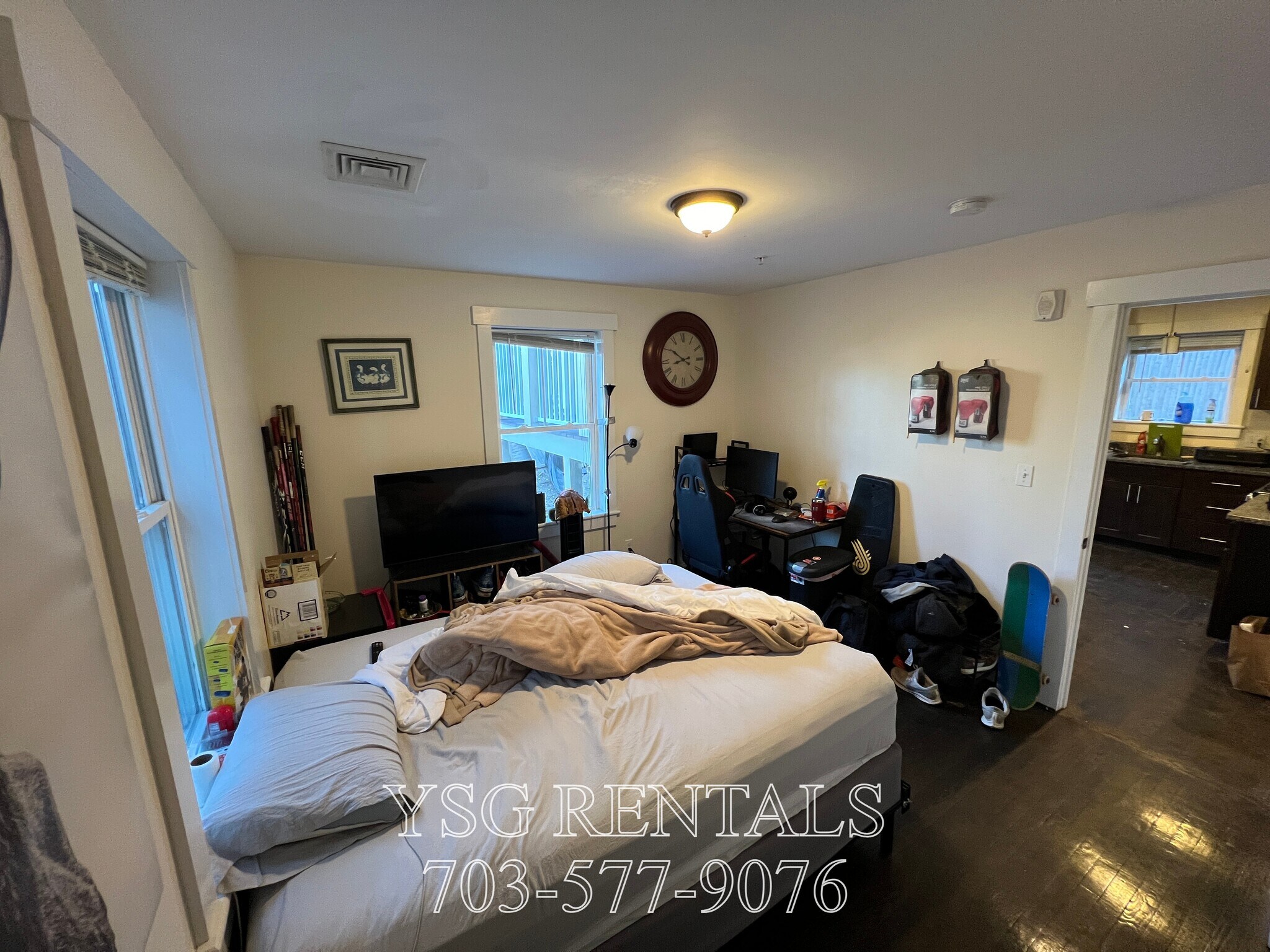 Building Photo - 24 Sunset St