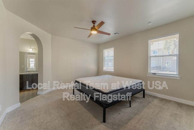 Building Photo - 3223 S Beringer Ln