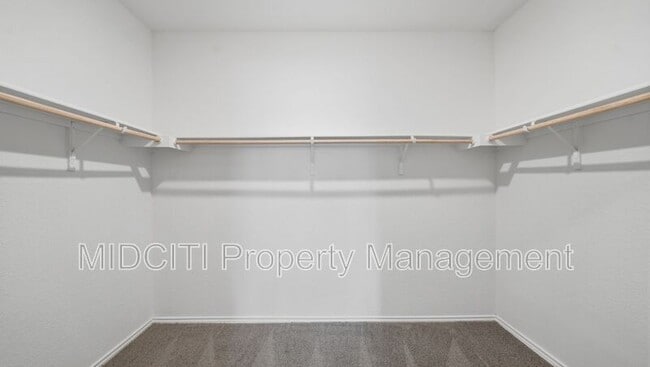 Building Photo - 255 Granary Dr