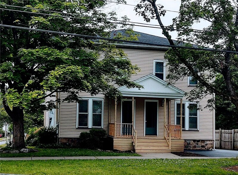 Building Photo - 306 W Main St