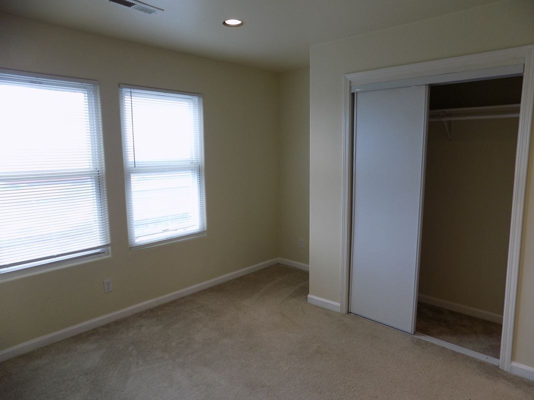 Building Photo - 5114 Wall, 6