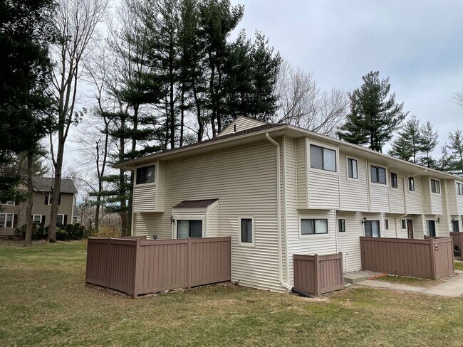 Building Photo - 7A Woodland Avenue