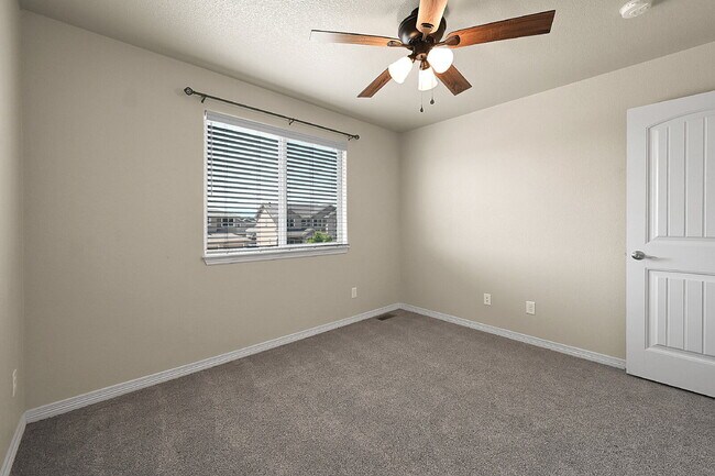 Building Photo - $2,650 - 4 Bed, 2.5 Bath Home with Fenced ...