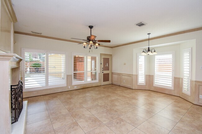 Building Photo - 8315 Mentmore Dr