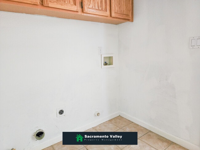 Building Photo - 1901 Yarnell Way