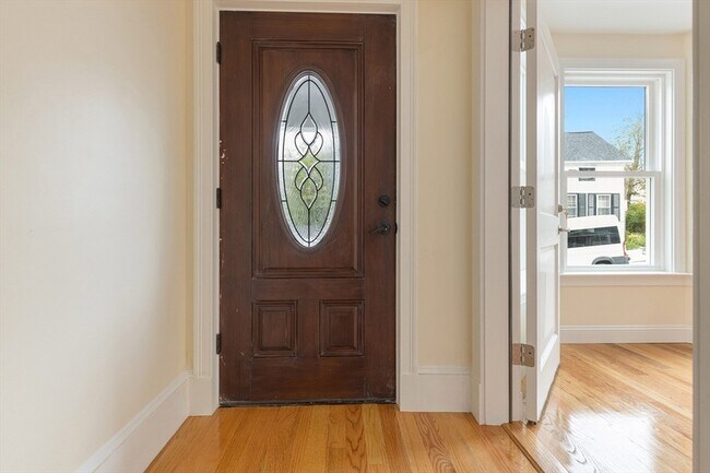 Building Photo - 48 W Tremlett St