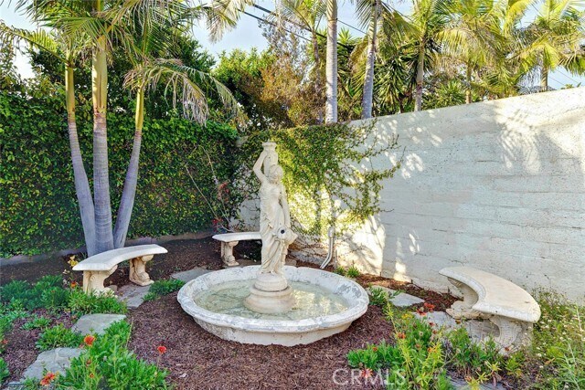 Building Photo - 2140 Chandler Dr