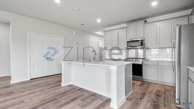 Building Photo - 27327 Blue Pool Dr