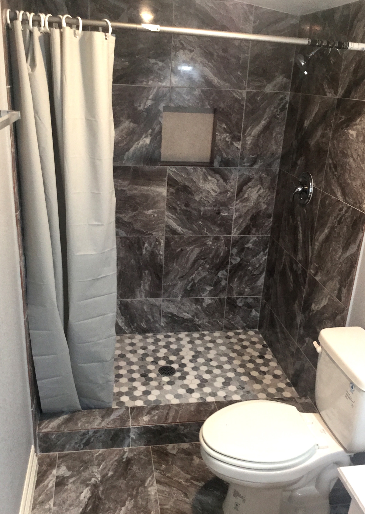 Master bathroom - 25745 Dulaney St