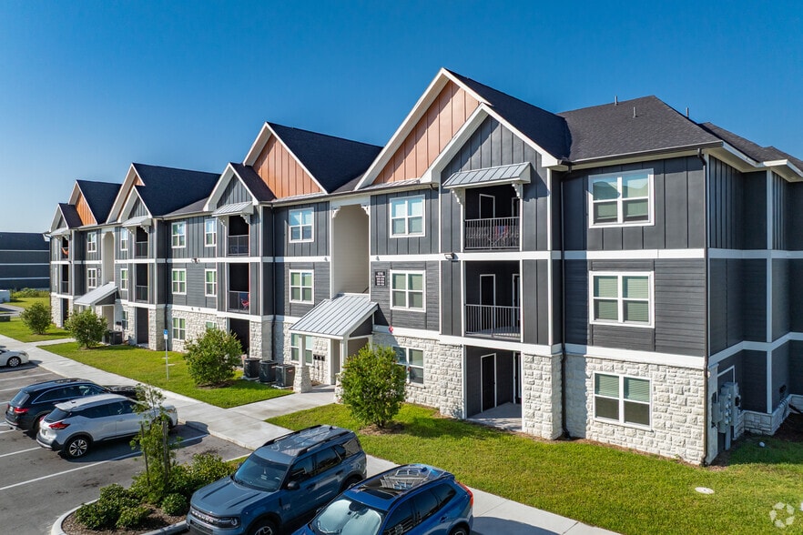 Primary Photo - Retreat at Stuart Crossing