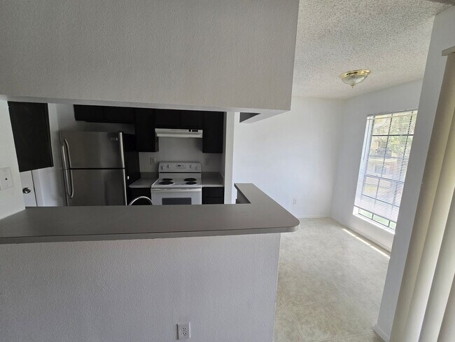 Building Photo - Charming One Bedroom for Rent in Tampa!