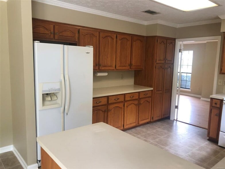 Building Photo - 4145 Johnstown Dr