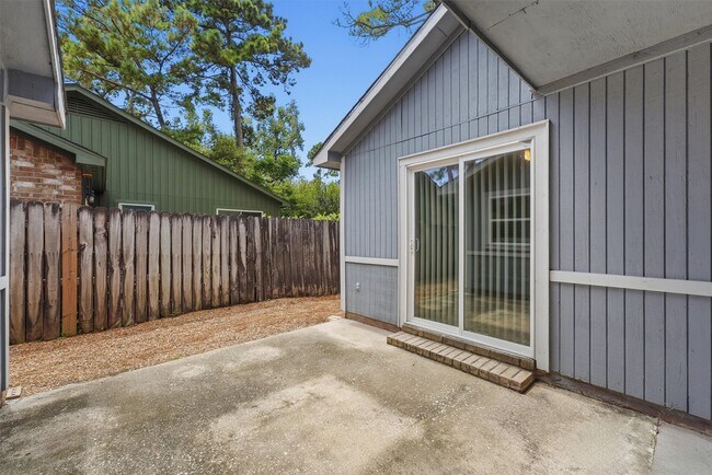 Building Photo - 71 S Woodstock Cir Dr