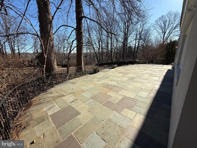 Building Photo - 9616 Burke View Ave