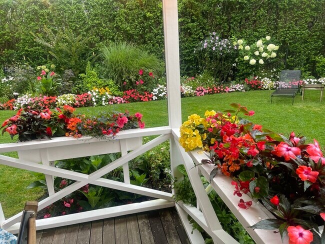 Building Photo - 28 Morey Ln