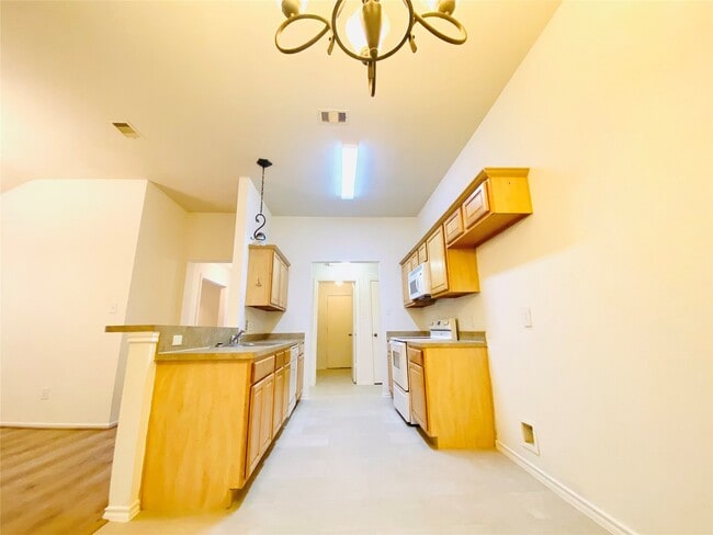 Building Photo - 5747 Wandering Creek Dr