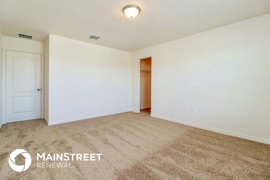 Building Photo - 2135 Peyto Wy
