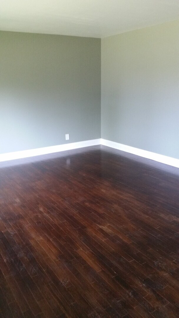 Building Photo - WEST END CHARMER! PERFECT HOME FOR ENTERTA...