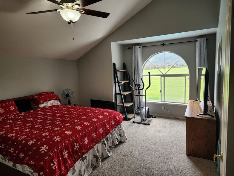 Building Photo - 848 Granada Ln