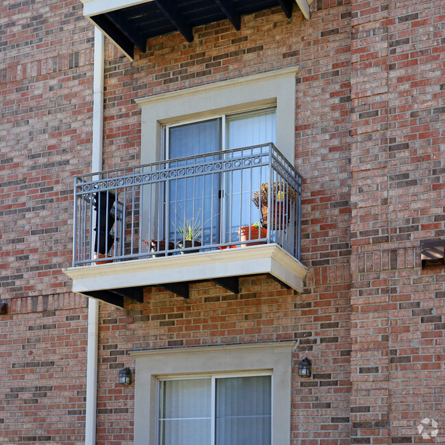 Private Balcony - Country Club Place