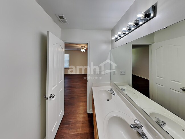 Building Photo - 4811 Spruce Peak Rd