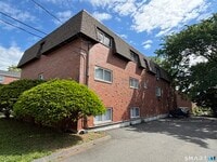 Building Photo - 385 High St