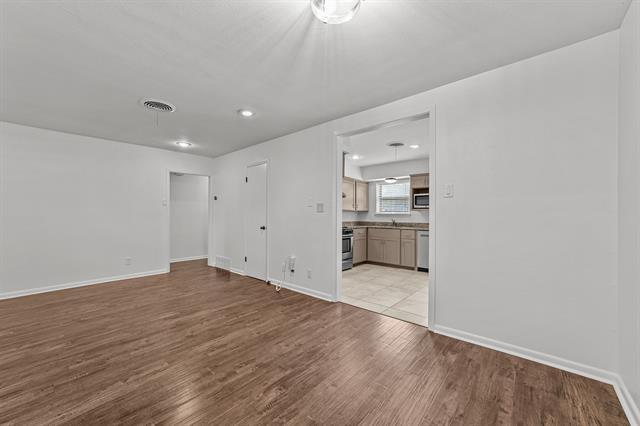 Building Photo - 8604 Graywood Dr