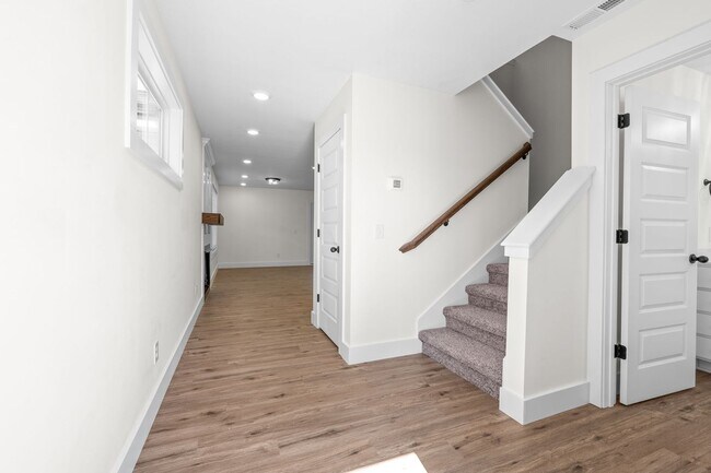 Building Photo - Pet Friendly Four Bedroom with Basement!