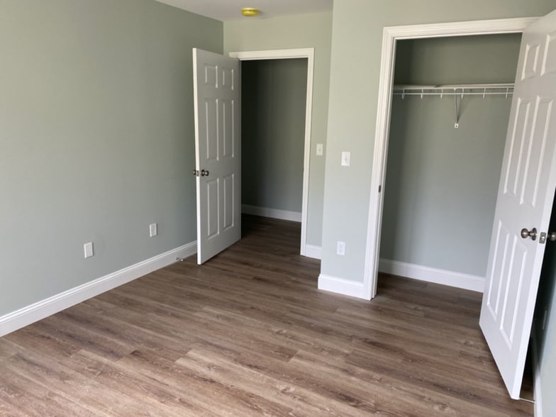 Building Photo - 45 Robin Wy