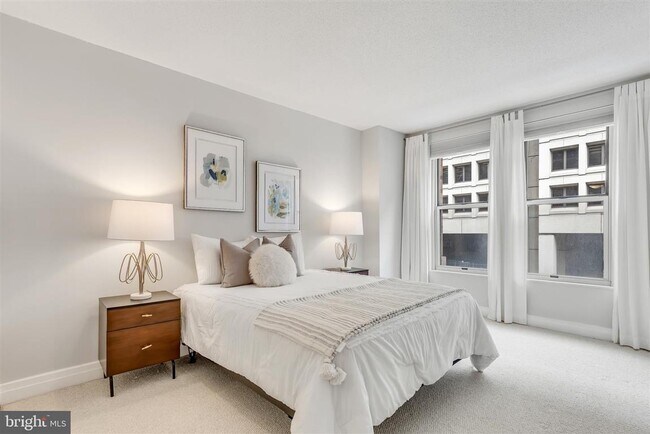 Building Photo - 915 E St NW