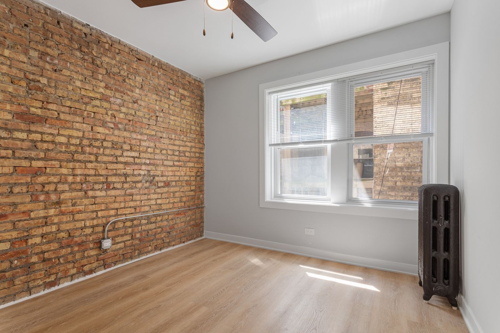 Building Photo - 7383 N Damen Ave