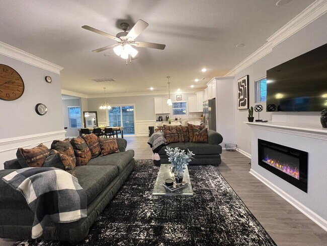 Building Photo - 503 Dune St