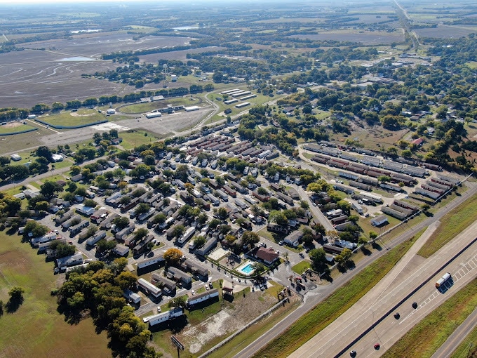Building Photo - 709 N Collins Fwy