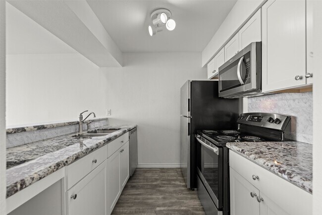 Building Photo - 12600 Melville Dr
