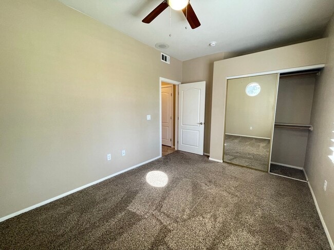 Building Photo - Mission Ridge Condos-Gorgeous 2nd Floor Un...