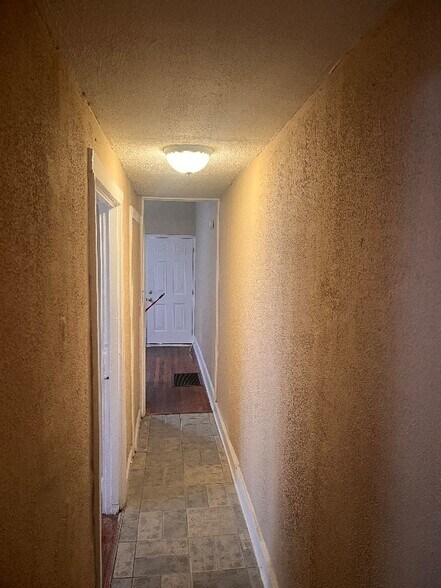 Building Photo - 6312 Cates Ave