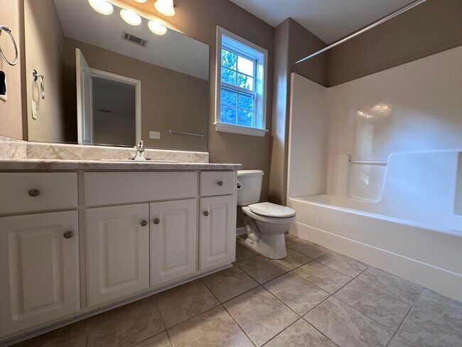 Building Photo - 2009 Dundee Way