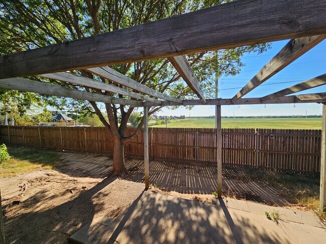 Building Photo - 1204 Burkshire Terrace