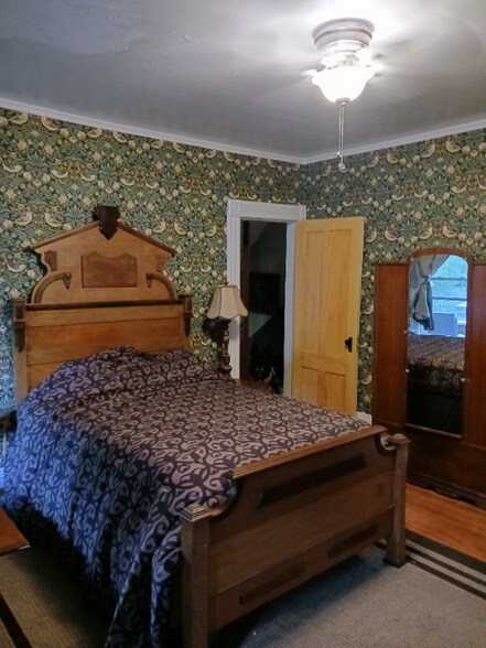 Building Photo - 52 Fairfield Ave