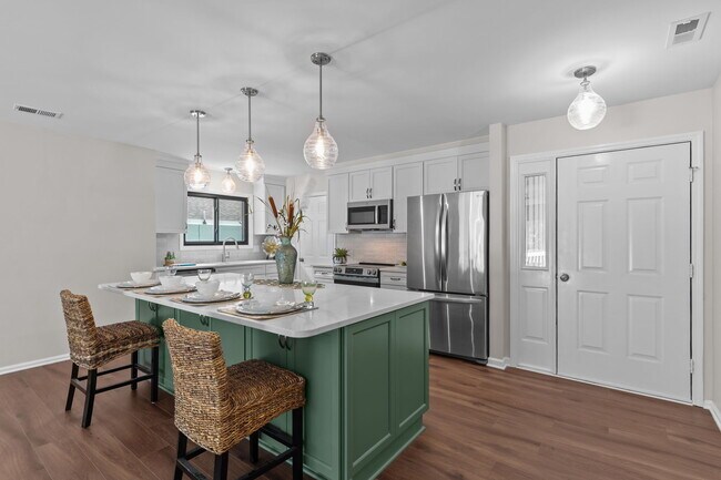 Building Photo - 3303 Marsh View Dr