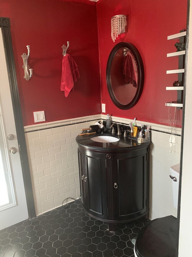 Building Photo - 8305 Colegio Dr