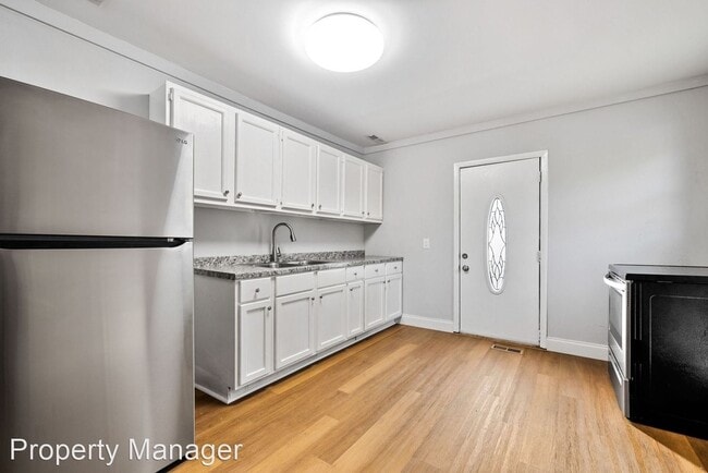 Building Photo - 4110 Garnet Dr