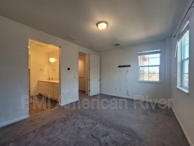 Building Photo - 4371 Garonne Walk