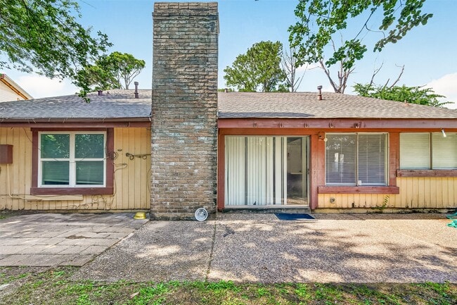 Building Photo - 6203 Downwood Forest Dr