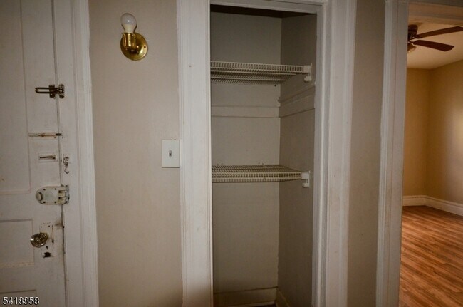 Building Photo - 899 S 18th St