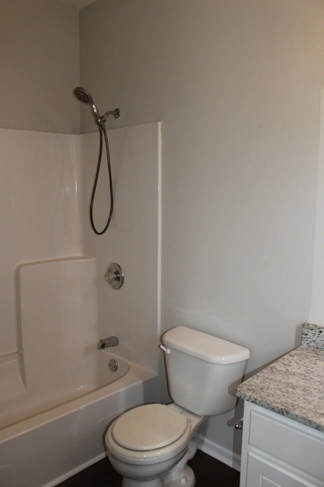 Building Photo - 1407 E 14th St